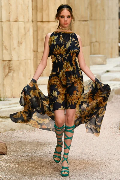 Look 64